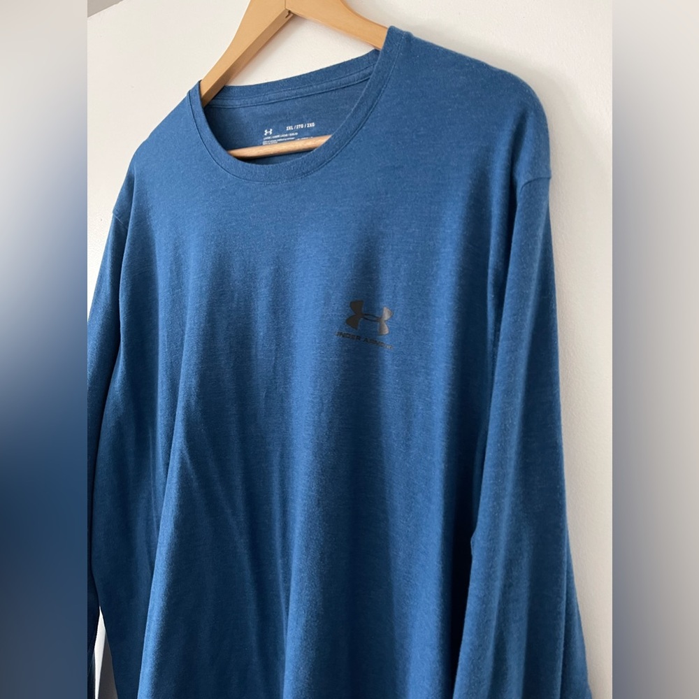 Under Armour Men’s Blue 2XL Heatgear Loose Fit Long-Sleeve Shirt